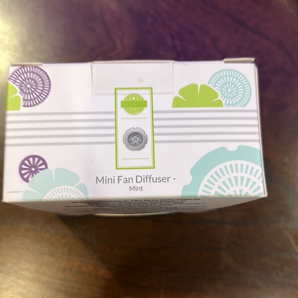 Scentsy mini fan diffuser - Picture 3 of 3